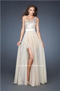 https://www.neoformal.com/en/la-femme-dresses/1759-classy-tulle-empire-long-2013-popular-one-shoulde